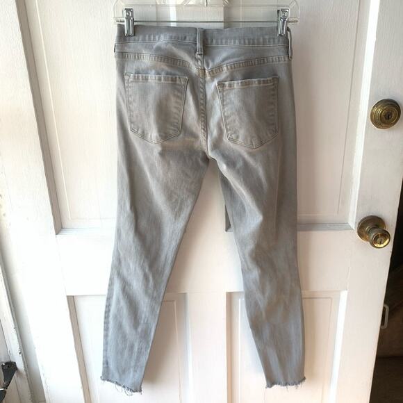 FRAME Denim Le Skinny De Jeanne Grey Distressed Jeans in Harding, Size 26 - Picture 7 of 7